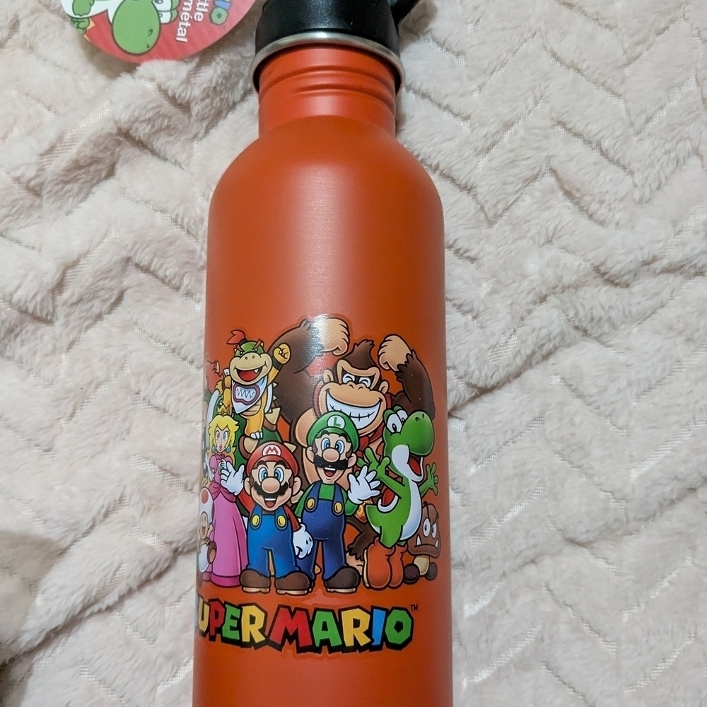 Nintendo Super Mario Bros Metal Water Bottle with Official Seal NWT
